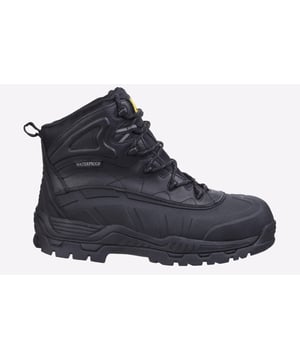 Ein robuster und langlebiger Sicherheitsstiefel mit wasserdichter Innenausstattung und zusätzlicher wasserdichter Gummigalasche, ideal für schwierige Arbeitsbedingungen.
- 200 Joule Verbundmaterial Zehenschutzkappe
- Metallfreies, durchtrittsicheres Zwischensohle
- Oberschuh aus halb gegossenem Gummi und halb wasserdichtem Leder
- Atmungsaktive wasserdichte Membran und Mesh-Futter
- Gepolsterter Schaft und gepolsterte Zunge
- Herausnehmbarer EVA-Fußbett mit Memory-Schaum-Fersenpolster
- Antistatisch
- Energieabsorbierende Ferse
- EVA/Gummisohle hitzebeständig bis 300 Grad
- Kraftstoff- und ölresistente Sohle