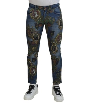 Neu mit Etikett  
100% Authentische Dolce & Gabbana Jeans  
Blau gewaschenes Design mit Medaillen-Druck  
Hergestellt in Italien  
Schmale Passform  
Baumwollmaterial  
Perfekt für den modernen Mann