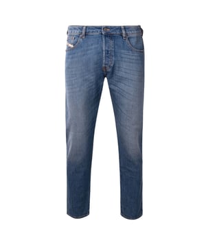 Pantalones vaqueros azules de Diesel, cintura estandar, pernera conica, bragueta de botones, 94 % algodon, 5 % poliester, 1 % elastano, denim azul, insignia de la marca Diesel