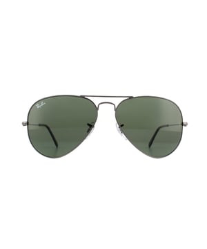 Ray-Ban Zonnebril Aviator 3025 W0879 Gunmetal groen werden oorspronkelijk ontworpen in 1936 voor Amerikaanse militaire piloten en zijn sindsdien een van de meest iconische zonnebril-modellen ter wereld geworden. Het tijdloze ontwerp wordt gekenmerkt door het dunne metaaldraadframe, grote traanvormige lenzen en fijne metalen tempels met siliconen tips en neuskussens voor een aangepaste en comfortabele pasvorm. Dit klassieke model is verkrijgbaar in verschillende maten en een scala aan kleur.