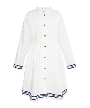 Dieses Kinderkleid strahlt mit seinem hohen, drapierten Kragen und dem Knopfverschluss vorne einen maritimen Look aus. Die langen Ärmel sind mit einem gemusterten Bündchen versehen, das zum Besatz am Saum passt. Knielanges, ausgestelltes Kleid. Perfekt für kleine Modeliebhaber. Dieses Produkt ist Teil der Kids-Kollektion.  Kleid