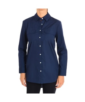 Benetton Lange Mouw Overhemd
 Kleur blauw
 Kraag met kapel.
 Knoopsluiting aan de voorkant.
 Manchetten met knoopsluiting.
 Naden in toon zichtbaar.


 Samenstelling: 100% katoen

 Wassen op maximaal 40ºC.
 - Strijken op gemiddelde temperatuur, max. 100ºC.
 - Je kunt een droger gebruiken.
 - Niet bleken.
 - Mag niet chemisch gereinigd worden.
 Samenstelling: 100% katoen
 Onderhoud:
Maximaal wassen op 40ºC.
 - Strijken op gemiddelde temperatuur, max. 100ºC.
 - Je kunt een droger gebruiken.
 - Gebruik geen bleekmiddel.
 - Kan niet chemisch gereinigd worden.
