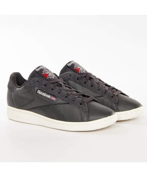 Basket Reebok NPC Femme Schwarz Synthetisch. Authentischer Schuh der Marke Reebok - Streetwear/Sportswear Design von Reebok - Reebok für Frauen, modisch und perfekt für den Alltag - Der schwarze Reebok-Basket passt hervorragend zu Ihrer Garderobe - Bequeme Synthetikmaterial - Klassische Schnürsenkel - NPC - Synthetisch
