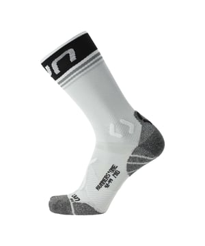Sportlicher Damen Running Socken von der Marke UYN.
Angenehmer weicher Materialmix.
Socken eignen sich perfekt zum laufen und intensive Trainings.