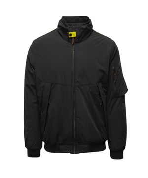 Blijf warm en stijlvol in de Parajumpers Black Jacket. Op deze luxe jas is de merkbadge op de linkermouw te zien. Geef stijl niet op voor comfort - maak een statement!, Merkpatch-logo op de linkermouw, 58% Polyamide, 33% Polyester, 9% Elastaan, Voering: 100% Polyamide, Vulling: 100% Polyester, Ritssluiting, Elastische tailleband en Mouwen, ritssluiting, zwarte jas