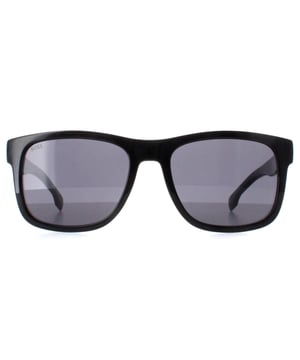 De Hugo Boss BOSS 1568/S 807 IR zwartgrijze zonnebril is het toppunt van verfijning en modern design. Deze zonnebril is gemaakt met minutieuze aandacht voor detail en heeft een slank en tijdloos silhouet dat moeiteloos bij elk ensemble past. De hoogwaardige materialen zorgen voor duurzaamheid en comfort, terwijl de lenzen ongeÃ«venaarde helderheid en bescherming tegen schadelijke UV-stralen bieden. Of je nu aan de rand van het zwembad ligt of door de straten van de stad slentert, deze zonnebril straalt zelfvertrouwen en verfijning uit, waardoor het een essentieel accessoire is voor de veeleisende persoon die zowel mode als functionaliteit waardeert.