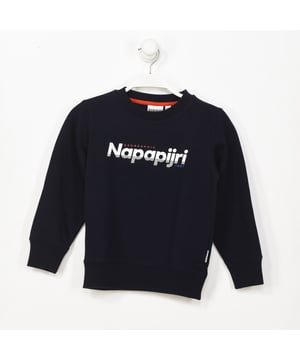 Sudadera Napapijri.
Color Negro
Sudadera sin capucha.
Manga larga.
Nombre de la marca estampado en frontal.
Costuras vistas a tono.

Composición:  100% Poliester

Lavar máximo a 30ºC.
- No planchar.
- Permite usar secadora.
- No usar lejía.
- No admite el lavado en seco.