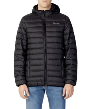 Aquascutum London Logo Black Active Hoodie Jacket. This Aquascutum Black Jacket features Brand logo on the chest. Its fabric also provides excellent Warmth. Central Zip Closure, Zip Closure Pockets, Regular Fit. Branded Logo on Chest, Padded Jacket, Hooded Coat. Lightweight Coat, Filling: 100% Polyester, Lining: 100% Polyamide. Style Code: JK004 16
