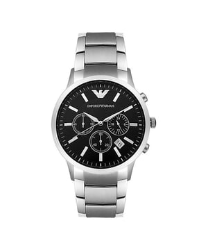 PRODUCT INFO Diameter behuizing: 43mm Materiaal behuizing: Roestvrij staal Waterbestendig: 50 Meter Beweging: Quartz (Batterij) Kleur wijzerplaat: Zwart Materiaal band: Roestvrij staal; Sluiting Type: Geslacht: Mannelijk BESCHRIJVING Emporio Armani herenhorloge van roestvrij staal. Dit model heeft een ronde wijzerplaat compleet met chronograaffuncties en een Japans Quartz uurwerk.&nbsp; Dit horloge wordt vastgemaakt met een roestvrijstalen metalen armband en heeft een zwarte wijzerplaat met zilverkleurige baton uurmarkeringen en zilverkleurige wijzers met een datum.