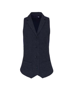 Een aantrekkelijk, veelzijdig vest voor vrouwen. Gestileerd met een reverskraag die naar het hoofdgedeelte van het vest leidt met vijf knoopssluiting. Het visgraatmotief is bereikt door twee gekleurde garens aan elkaar te weven.. Dit gilet is aan de onderzijde volledig gevoerd en aan de achterzijde voorzien van een gesp, zodat de drager zich kan aanpassen.. Materialen: 50% wol, 45% polyester, 5% gemengde vezels.