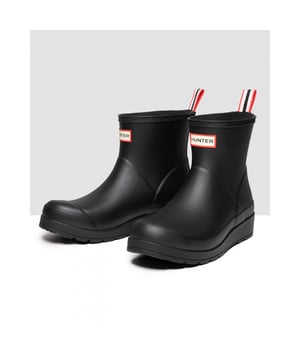 Een nieuwe, veelzijdige, lichtgewicht, kleurrijke en volledig waterdichte regenlaars. Handgemaakt uit 10 losse onderdelen, is deze nieuwe laars een vereenvoudiging van de Hunter Original design taal, met behoud van de meest iconische elementen van de klassieke Original Tall Boot. Perfect voor festivals, het heeft een treklipje bij de hiel voor een gemakkelijke instap.

Waterdicht
Handgemaakt van natuurlijk rubber
Lichtgewicht
Hunter Origineel merk