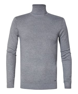 
<p>Een tijdloze favoriet voor mannen van het merk Petrol Industries. Deze dunne heren coltrui is gemaakt van een superzachte mix van viscose en nylon die uiterst comfortabel en duurzaam is. Als je tussen de maten in zit, raden we je aan om groter te worden.</p>
<ul>
<li>Modern fit</li>
<li>80% viscose, 20% nylon</li>
<li>Ons model is 185cm en draagt maat L</li>
</ul>