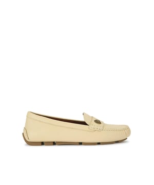 This Kurt Geiger Eagle Driver loafer features a cream leather. There is an antiqued bras eagle head with crystals on the toe.