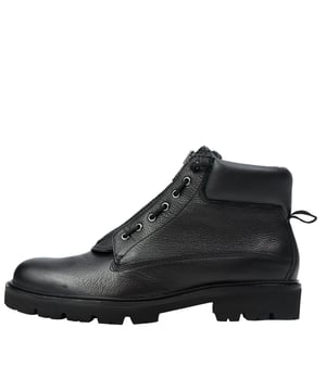 Mach Dich bereit, Stil und Komfort in einem zu erleben mit unseren Jeans SchnÃrboots in Schwarz. Mit einem luxuriÃsen Memoryfoam-FuÃŸbett, das sich perfekt an die Form Deines FuÃŸes anpasst, garantieren diese Stiefel ein unglaublich bequemes TragegefÃhl.