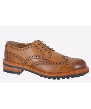 Perfect for the sophisticated modern man, these Woodland Albury Gibson brogues boast a classic tan leather upper with all the detailing expected of this timeless silhouette. Featuring brogue punch-hole detailing and intricate stitching that is sure to turn heads.
- Durable leather upper
- Burnished effect for increased visual appeal
- Classic brogue detailing
- Padded leather sockliner
- 4-eyelet lace fastening
- Goodyear Welted Outsole