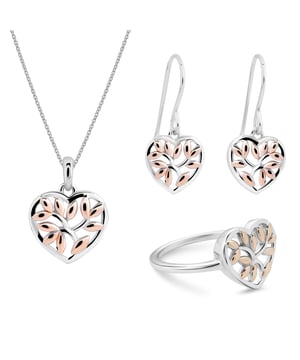 Dieses Orphelia-Set: Halskette + Ohrringe + Ring in Silber/Rosé ist aus allergiefreiem 925er Sterlingsilber höchster Qualität gefertigt. Das Orphelia-Set „Afia“ für Damen aus 925er Sterlingsilber: Halskette + Ohrringe + Ring – Silber/Rosé SET-7474 wird in einer schönen Geschenkbox geliefert und hat eine zweijährige Garantie – das perfekte Geschenk, um sich selbst oder einen geliebten Menschen zu verwöhnen.