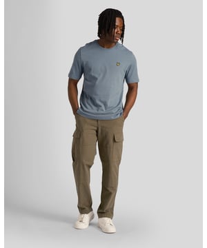 Confeccionada con el estilo atemporal de Lyle & Scott, esta prenda esta disenada con un logotipo de marca clasico, para que luzcas elegante con cada uso. Camiseta azul Lyle & Scott. Hecho en India, 100% algodon, Logotipo de la marca en el pecho, Cuello redondo, Ajuste regular, Se ajusta a la talla real, Insignia de la marca en el pecho izquierdo, Estilo: TS1804V A19