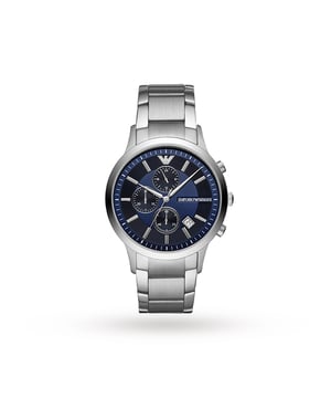 De AR11164 is een modern, aantrekkelijk heren Armani-horloge. Het is gemaakt van roestvrij staal en heeft een prachtige blauwe wijzerplaat, vergelijkbaar met de populaire AR2448. Als extra feature heeft het een chronograaf wijzerplaat en is het waterbestendig tot 50 meter.