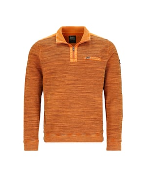 Erleben Sie unvergleichlichen Komfort und stilvolle Eleganz mit dem Hajo Herren Sweatshirt. Der farblich abgesetzte Troyerkragen verleiht diesem Sweatshirt eine raffinierte Note, die sowohl im Alltag als auch zu besonderen Anlässen überzeugt.  Dank der hochwertigen Materialien ist das Sweatshirt nicht nur atmungsaktiv und hautsympathisch, sondern bietet auch einen hohen Tragekomfort, der Sie den ganzen Tag über begleitet. Die langen Ärmel und die perfekte Passform machen es zu einem idealen Begleiter für jede Jahreszeit.  Die praktische Brusttasche mit Reißverschluss bietet Platz für kleine Essentials, während der dezente Logo Patch auf dem Ärmel das Design stilvoll abrundet. Egal, ob Sie es zur Jeans oder zur Chino kombinieren, dieses Sweatshirt verleiht jedem Outfit eine elegante Note.  Ein Muss für modebewusste Herren, die Wert auf Qualität und Stil legen. Erleben Sie Mode, die sich nicht nur gut anfühlt, sondern auch großartig aussieht. Ein zeitloses Basic, das in keiner Garderobe fehlen sollte.