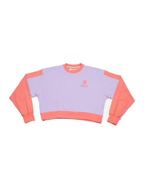 Short sweatshirt Superb.
 Round neckline with ribbed finish.
 Brand embroidery on the front.
 Cuffs and hem with ribbed finish.
 Seams seen in tone.
 Composition: 96% Cotton, 4% Elastane.
 Care:
- Wash at max. 40ºC.
 - Do not use bleach.
 - Iron at low temperature.
 - Do not dry clean.
 - Do not use dryer.
