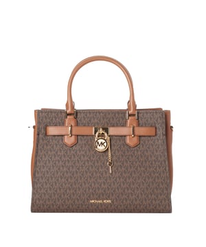 Michael Kors Handtasche mit anspruchsvollem und funktionalem Design, ideal für jeden Anlass. Diese Damentasche zeichnet sich durch ihren eleganten Stil und ihre Vielseitigkeit aus und ist ein unverzichtbares Accessoire.

 Eigenschaften:

 - Design mit dem ikonischen eingravierten Logo, das dieser MK-Tasche eine exklusive und unverwechselbare Note verleiht.
 - Damenhandtasche mit magnetischem Hauptverschluss für schnellen und sicheren Zugriff.
 - Metallisches Logo auf der Vorderseite sowie dekoratives Vorhängeschloss und Schlüsselanhänger.
 Innenraum organisiert mit:
 - 1 offene Tasche für leicht zugängliche Gegenstände.
 - 1 Reißverschlusstasche für zusätzliche Sicherheit.
 - Innenfutter, das bei dieser Damentasche Haltbarkeit und Qualität garantiert.
 - Feste Tragegriffe an der Oberseite ermöglichen ein bequemes Tragen als Damenhandtasche.
 - Verstellbarer und abnehmbarer Riemen zum Tragen über der Schulter oder als Umhängetasche wie eine Michael Kors-Umhängetasche, was die Vielseitigkeit erhöht.
 - Kontrastierende Details, die dieser eleganten Damentasche Eleganz und Vielseitigkeit verleihen.

 Eine funktionelle und raffinierte MK-Tasche, die Stil und Funktionalität vereint. Perfekt als Damenhandtasche oder Damenumhängetasche, ideal, um jedem Look einen modernen und raffinierten Touch zu verleihen.
 Maßnahmen: 34x14x26cm
 Komposition: 89,4 % PVC, 9,6 % Polyester, 1 % Polyurethan
 Pflege:
- Mit einem weichen, leicht feuchten Tuch reinigen.
 - Vermeiden Sie längeren Kontakt mit Wasser, Parfüm oder Chemikalien.
 - Vermeiden Sie direkte und längere Sonneneinstrahlung oder Wärmequellen.