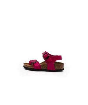 Kleur: Roze Bovenwerk: Kunststof Binnenkant: Kurk Zool: Rubber Sluiting: Gesp Details Comfortabele sandaal Pasvorm: Overvloedig Gelegenheid: Vrije tijd