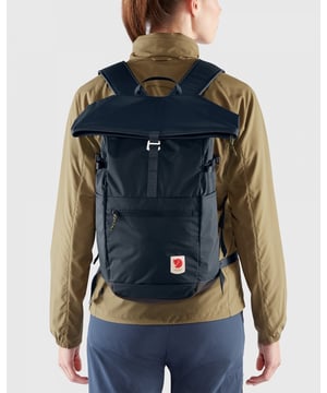Unisex High Coast Foldsack 24
Ready to play – High Coast Foldsack is a light, versatile daypack in recycled nylon. A fold-over top closure allows you to expand the volume of the main compartment, and small items can be kept easily accessible in the spacious front pocket. Comfortable to carry with lightly padded shoulder straps and perfect for daytrips and travelling. The seams are not taped and the zipper is not water resistant, but the main fabric itself is waterproof, so the pack offers good protection from the rain.

Fold-over top closure with zipper and metal clasp. 
Light, waterproof 100% recycled nylon.
Base in durable Bergshell fabric with 31% recycled nylon.
Zippered front pocket and two side pockets.
Detachable chest and hip straps.
Bergshell®: 400D 100% polyamide, 100% polyamide 210D (recycled)
Produced without PFCs, Recycled polyamide
Inside compartment, Open outside pocket(s), Zippered inside pocket(s), Zippered outside pocket(s)

F23222