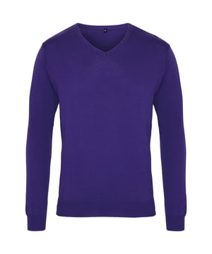 Heren trui met lange mouwen V-hals. Zacht gevoel/katoenrijk garen. Ideaal voor het dragen met of zonder stropdas. Fijnmazige breiwerk. Eigentijdse styling. Ingezet in mouwen. 40°C Huishoudelijk wassen. Borstomvang XXS - 33", XS - 35", S - 37", M - 39", L - 41", XL - 43", 2XL - 45", 3XL - 47", 4XL - 49".. Stof: 55% Katoen 45% Acrylgewicht: 12 Gauge Knit.