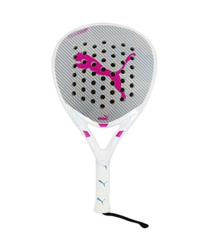 Het Solar COURT padelracket is druppelvormig, met een medium brede sweetspot om controle en reactievermogen te garanderen, en combineert een artistieke lijn met uitstekende prestaties. Het racket is ontworpen voor gemiddelde spelers en heeft een dubbel buisvormig carbon frame met een gelijkmatige gewichtsverdeling voor een optimale balans en snelle aanpassing, plus een grafieten slagvlak voor maximale nauwkeurigheid. Het is een krachtig, veelzijdig racket dat klaar is om een hoog speeltempo aan te kunnen.
KENMERKEN:
- Frame: 100% ontworpen koolstofvezel met dubbele buizen
- Bovenkant: 100% glasvezel
- Gecentreerde balans/zoet punt
- EVA Zacht: Lage hardheid 10-13
- Dikte: 38mm
- Afwerking: 3D textuur + glans
- Bescherming: Transparant TPU
- Uniforme gewichtsverdeling voor optimale balans en snelle aanpassing
- Hybride teardrop profiel creëert een medium brede sweet spot in het bovenste midden van het dradenkruis
- Dubbel buisvormig carbon frame met grafieten voorkant voor maximale precisie en herhaalbaarheid
- De gemiddelde elasticiteitsmodulus biedt een reactievermogen dat een hoge terugveersnelheid van de bal mogelijk maakt
- De structuur vermindert de torsie van het frame om scherpe en krachtige shots te leveren
- Ontworpen voor gemiddelde spelers die op zoek zijn naar de balans tussen controle en kracht