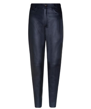 Made of genuine soft lamb nappa leather  these leather jeans level up their traditional denim counterpart by adding a much softer and comfortable feel whilst still maintaining the durability that gives them a long-lasting quality. The 501 style that these jeans feature in are known for their excellent cut that has been effortlessly stylish for over 100 years. This pair features an inner lining up to the knee that provides added comfort and has five pockets located at the front and back of the jeans for secure storage.