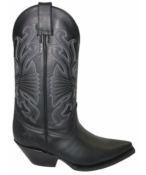 The Grinders Buffalo is a quality, hard wearing all leather western cowboy boot. This style features a black oiled upper which is abrasion resistant for longer wear and sports a colour contrasting stitched detailed pattern on the shaft. This boot is given an iconic Western style with introductions such as a pointed toe and 2.25-inch stacked Cuban heel and is made comfortable using a full leather lining and insole. The branded genuine leather sole unit provides greater durability and the two side pull on loops makes the boots easier to put on, all of which add to the comfort and practicality of this stylish luxury Buffalo boot. • Goodyear Welted sole • Leather upper with detailed stitched design • Soft Leather lining • Stacked 2.25” Cuban heels • Leather Soles • Made in Mexico