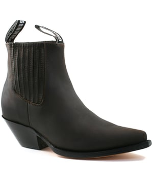 This pair of Chelsea boots is made to provide a true and comfortable fit with the introduction of branded pull-on loops and twin side elasticated gussets that feature stitched detailing running up the sides. This boot has a clean and classic look to it featuring a plain leather upper that is abrasion resistant and a comfortable inner leather lining. Complete with a 2.5” heel, this boot is made durable by the addition of welted sole unit that is additionally engraved with the iconic Grinders Bulldog on the underside • Goodyear Welted sole • Shoe upper is crafted from premium leather • Features a comfortable leather lining • Stacked 2.5” leather heels • Leather Soles • Made in Mexico