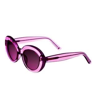 Montura de acetato ligero; Lentes CR-39 duraderas; Elimina el 100% de los rayos UVA/UVB; Brazos de alpaca de alta calidad; Bisagras estándar de acero inoxidable; Resistente a rayones e impactos;