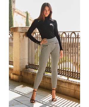 REASONS TO BUY:

Leggings but make them luxe
Always on-trend dogtooth check
Statement zip details
Classic skinny fit
Dress them up with a black top and heels
Style with a jumper and boots for a laidback look

Inside leg to fit: Short 29" | Regular 31" | Long 33""