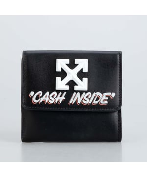 Off White Jitney French Wallet Quote in black - multicolour.- Black leather flap wallet- Snap closure.- Arrows-shaped hardware in white at front.- “CASH INSIDEin script in white at front.- Contrast leather lining in red.- Dimensions: 10cm (H)  10.5cm (W)  2.5cm (D) approximately. - Material: 100% Leather.  Lining: 100% Leather.  Lining 2: 100% Viscose.- Ref: OWNC0550011084Measurements are intended for guidance only.