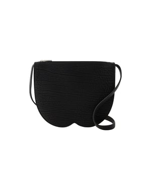 Trageriemen: 84 cm. Auf zwei Arten tragbar - Ein verstellbarer Trageriemen. Material: Leder. Futtermaterial: Leder. Farbe: Noir - Griffhöhe: 69 cm. Breite: 225 mm, Länge: 30 mm, Höhe: 180 mm.