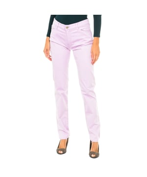 Long pants.
 Waistband with belt loops.
 Button and zipper closure on the front.
 Three pockets on the front.
 Two pockets on the back, with the metal logo.
 Patch with the brand name on the back of the waistband.
 Elastic fabric.
 Narrow cut.
 Seams seen in tone.
 Composition: 57% Cotton, 38% Modal, 5% Elastane
 Care:
- Wash maximum at 30ºC.
 - Iron at medium temperature, max. 110ºC.
 - Allows you to use a dryer.
 - Do not use bleach.
 - Does not support dry cleaning.