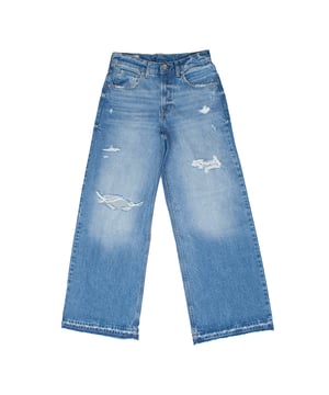 Diese mittelhohe Jeans mit weitem Bein hat einen lässigen und modernen Stil mit abgenutzten und zerrissenen Details auf der Vorderseite, die dem Design eine rebellische und lässige Note verleihen.

 Ihr weiter Schnitt von der Hüfte bis zum Knöchel sorgt für Komfort und Bewegungsfreiheit, während das klassische Five-Pocket-Design die traditionelle Funktionalität einer Jeans beibehält.

 Perfekt für alle, die einen jugendlichen, entspannten Look voller Persönlichkeit suchen. Diese Jeans vereinen Komfort und Stil auf ausgewogene Weise.
 Komposition: 100% Baumwolle
 Pflege:
- Maschinenwäsche kalt.
 - Verwenden Sie beim Waschen ähnliche Farben.
 - Vermeiden Sie die Verwendung von Bleichmitteln.
 - Bei niedriger Temperatur im Trockner trocknen.
 - Bei niedriger Temperatur bügeln.
 - Reinige chemisch nicht.