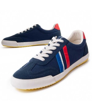Zapatilla cómoda para hombre. Ajuste cómodo. Plantilla acolchada. Suela antideslizante. Costura reforzada. Fabricada por otras marcas para nuestra marca.