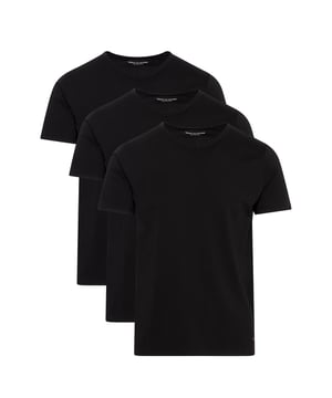 Dieses Herren-T-Shirt im praktischen 3er Pack überzeugt mit einer normalen Passform und einem stilvollen V-Ausschnitt. Die kurzärmelige Ausführung und die gesäumten Kanten verleihen dem Shirt eine klassische Optik, ideal für den Alltag. Ein dezenter Labelprint innen sorgt für einen unauffälligen Markenakzent. Dank des weichen Materials bietet das Shirt hohen Tragekomfort und ist angenehm zu tragen. Perfekt für vielseitige Kombinationen und einen lässigen Look.