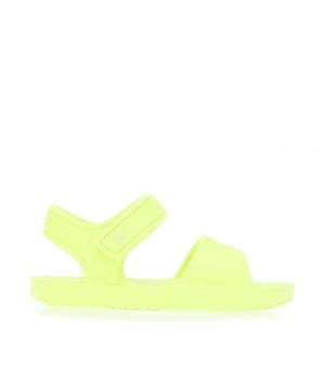 Meisjes Fit Flop iQushion Ergonomic Back Strap Sandalen in geel.- Rubberen bovenwerk.- Verstelbare haak-en-loop achterband.- Duurzaam luchtschuim van hoge kwaliteit behoudt zijn demping.- 'L' & 'R' en teen groeven op voetbed.- iQushion™ Kids Junior Technologie.- EVA buitenzool.- Ref: FP8A26