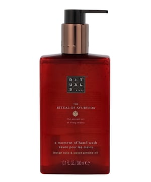 Rituale Ayurveda Ein Moment der Handwäsche