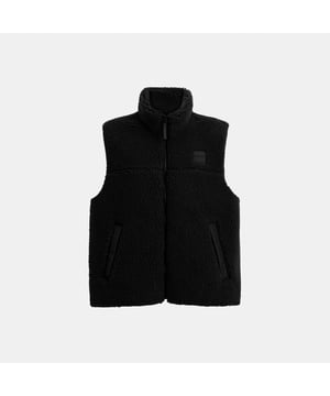 Novelty Sherpa Vest, Model is 6'2" (188cm) and wears a size M, Zip pockets,  Length: 65.50 cm