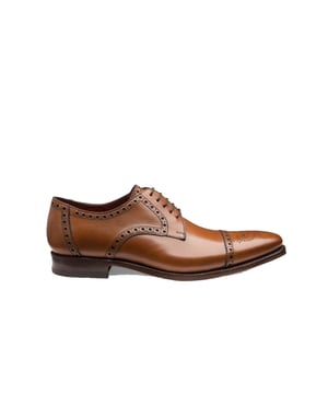 Loake Foley Cedar Calf
An effortlessly stylish semi-brogue derby shoe, the foley from Loake is a great addition to your wardrobe. Truly versatile this wears well with chinos and suiting alike with its brogue detailing to the sides and toe-cap.

Leather upper & Sole
Derby Style
Brogue detailing
Style - FOLEY