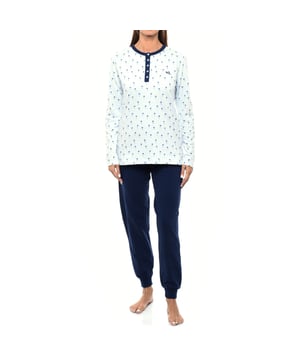 Pijama mujer de invierno afelpado de Kisses&Love. ¡Pijamas invierno de primera calidad!

El pijama para mujer afelpado combina una camiseta de manga larga con cuello redondo y un pantalón largo. 

Confeccionado en materiales suaves, abrigados y transpirables, asegura comodidad durante toda la noche. 

Ideal para el invierno, este conjunto ofrece un equilibrio perfecto entre estilo y confort para un descanso reparador.

Diseños exclusivos y variedad de estampados: Los pijamas mujer invierno están disponibles en una amplia gama de diseños exclusivos y estampados, permitiéndote elegir entre diferentes estilos que reflejan tu personalidad y gusto. Desde estampados hasta tipografías, colores vibrantes y otros más suaves, cada pijama ofrece un toque único y especial.

Fácil cuidado y durabilidad: Fabricado en algodón afelpado resistente, y algunos modelos con un leve porcentaje de poliéster, el pijama de mujer es fácil de lavar a máquina y mantiene su suavidad, color y forma lavado tras lavado. Este fácil mantenimiento garantiza que el pijama siga siendo una prenda favorita en tu guardarropa, ofreciendo durabilidad y practicidad a lo largo del tiempo, especialmente durante las estaciones más frías.

Pijama de invierno mujer, el regalo perfecto para el día de la madre, aniversario, navidad, año nuevo, cumpleaños, ¡y muchas cosas más!

¡Elige estilo, calidad y confort con Kisses&Love!
 Composición: 100% Algodón
 Cuidados:
- Lavar a temperatura máx. 30º.
- No usar lejía.
- No usar secadora.
- Planchar a baja temperatura máx. 110º.
- No lavar en seco.