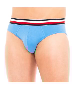 Tommy Hilfiger slip. 
 Color blue 
 Elastic rubber waistband, with the name of the signature engraved consecutively. 
 Comfortable and breathable fabric. 
 Anatomical frontal, with the ability to hold loosely. 
 Seams seen in tone. 

 Composition: 95% Cotton - 5% Elastane 

 Washing instructions: 
 -Wash at max. 40ºC. 
 -Do not use bleach. 
 -Adds dry cleaning. 
 -Allows to use dryer. 
 -Planning at max. 130ºC. 

 Composition: 95% Cotton, 5% Elastane
 Care:
-Wash at max temperature. 40ºC.
 -Do not use bleach.
 -Supports dry cleaning.
 -Allows you to use a dryer.
 -Iron at max temperature. 130ºC.