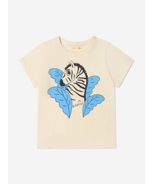 Introducing the Girls Organic Cotton Zebra T-Shirt from Mini Rodini in White, the perfect addition to any girl's casual wardrobe. Made with love and care from organic cotton, this t-shirt is not only stylish but also environmentally friendly. Key Features: Made with 100% organic cotton, ensuring comfort and breathability for all-day wear. Featuring a playful zebra print, adding a touch of fun to any outfit. The white color makes it easy to mix and match with other pieces in her wardrobe. Designed with a classic crew neckline and short sleeves, providing a timeless look. Crafted with Mini Rodini's signature attention to detail and quality, ensuring durability and longevity.Whether she's heading to school or enjoying a day out with friends, this Girls Organic Cotton Zebra T-Shirt is the perfect choice. Let her express her individuality and style while staying comfortable and eco-conscious.