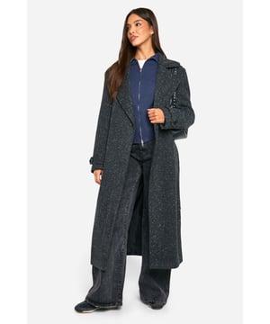Wrap up in the latest coats and jackets and get out-there with your outerwearBreathe life into your new season layering with the latest coats and jackets from boohoo. Supersize your silhouette in a padded jacket, stick to sporty styling with a bomber, or protect yourself from the elements in a plastic raincoat. For a more luxe layering piece, faux fur coats come in fondant shades and longline duster coats give your look an androgynous edge.