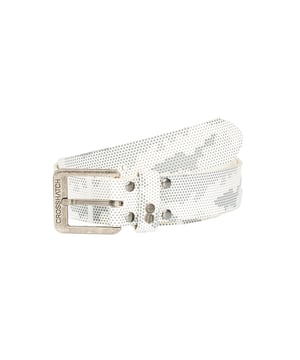 Materiaal: Synthetisch leder. Bevestiging: Gesp. Inkeping. Ontwerp: Camo, Logo, Bezaaid.