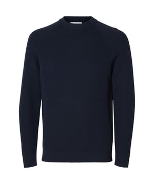 Dieser Strickpullover vereint lässigen Stil mit zeitlosem Komfort. Locker geschnitten und mit klassischen Raglanärmeln designt, bietet er eine entspannte Passform und moderne Bewegungsfreiheit. Der Rundhalsausschnitt sowie die Säume in markanter Rippstrickoptik setzen dezente Akzente und verleihen dem Pullover einen hochwertigen Look. Dank des weichen und anschmiegsamen Materials genießen Sie hohen Tragekomfort, der sich perfekt für kühle Tage eignet. Ein vielseitiger Allrounder, der sowohl casual als auch elegant kombiniert werden kann!